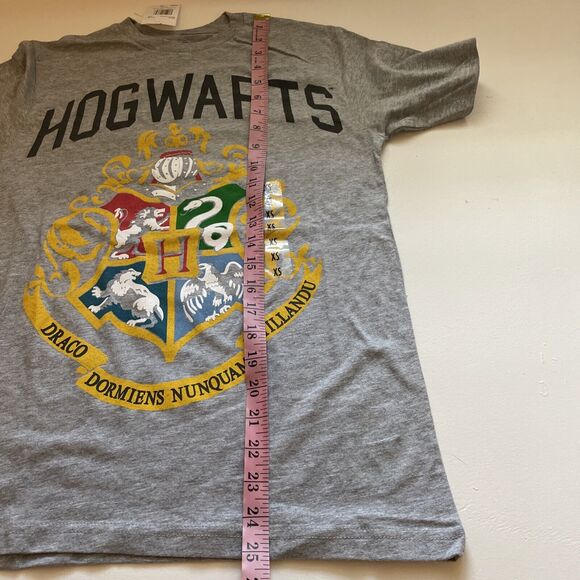 Harry Potter T-Shirt Hogwarts House Crest Graphic Tee Mens Size XS NEW TAGS - Picture 7 of 9